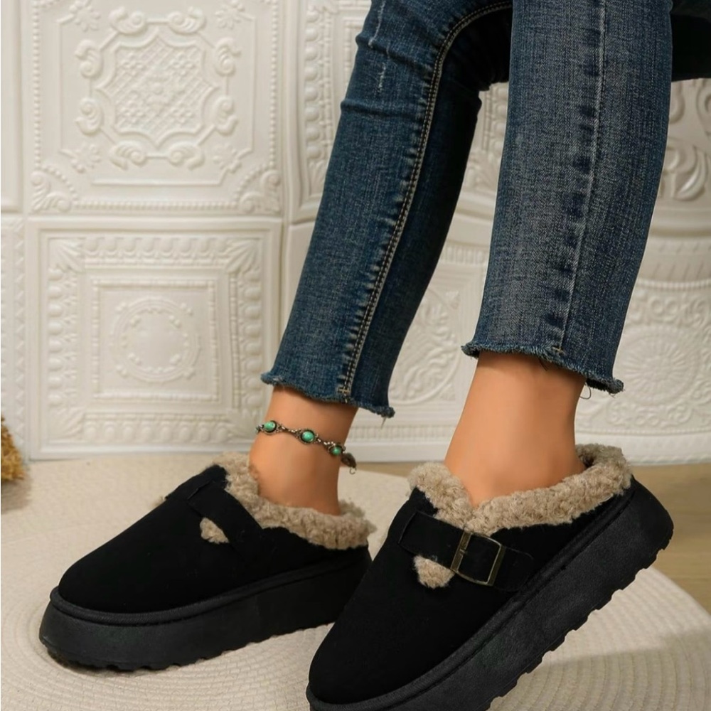 Women's Black Faux Fur Lined Platform Clogs